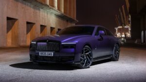 Rolls-Royce Specter fekete jelvény: A legerősebb márka az Electric