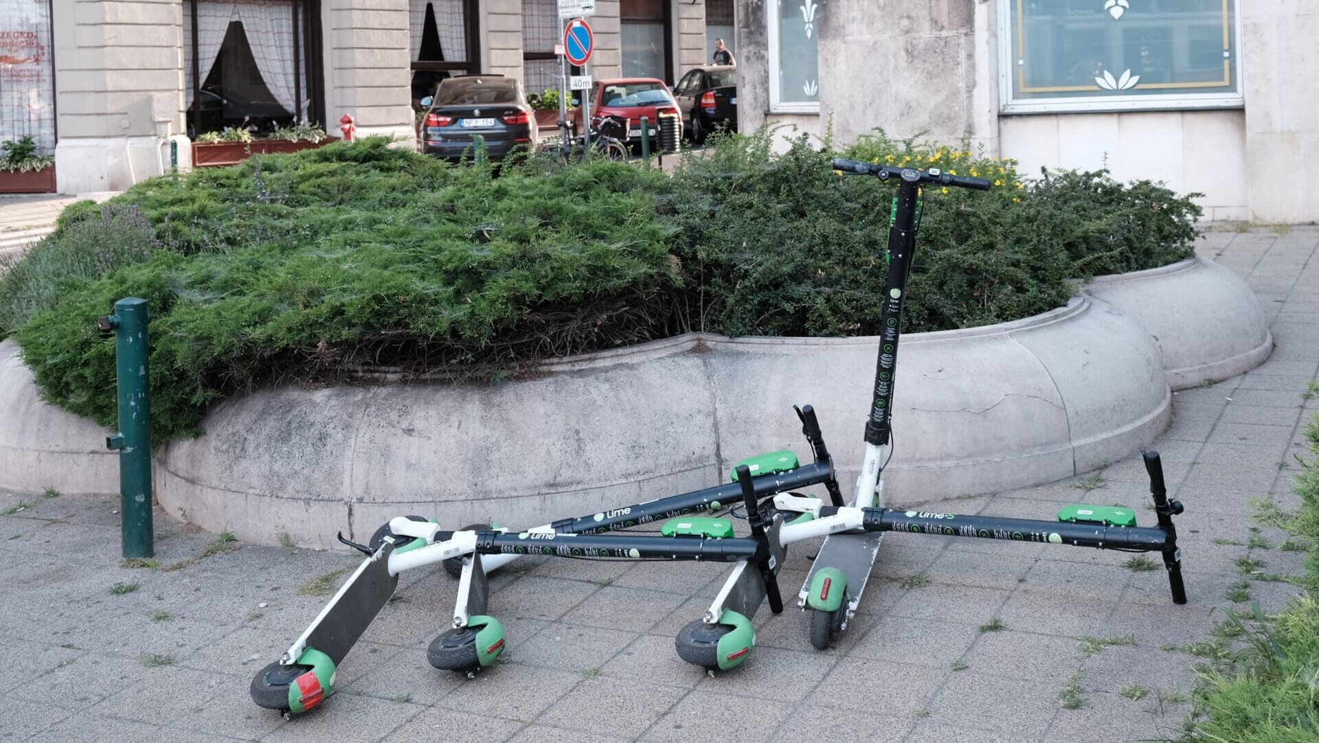 A FIDSZ szigorúbb e-rugó előírásokra szólít fel a „robogó káosz” végére Budapesten