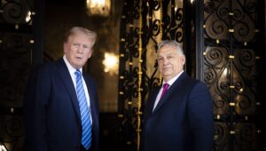 A Vox a tizenkettedik Trump – Orbán „autoritárius” összehasonlítását kivágja