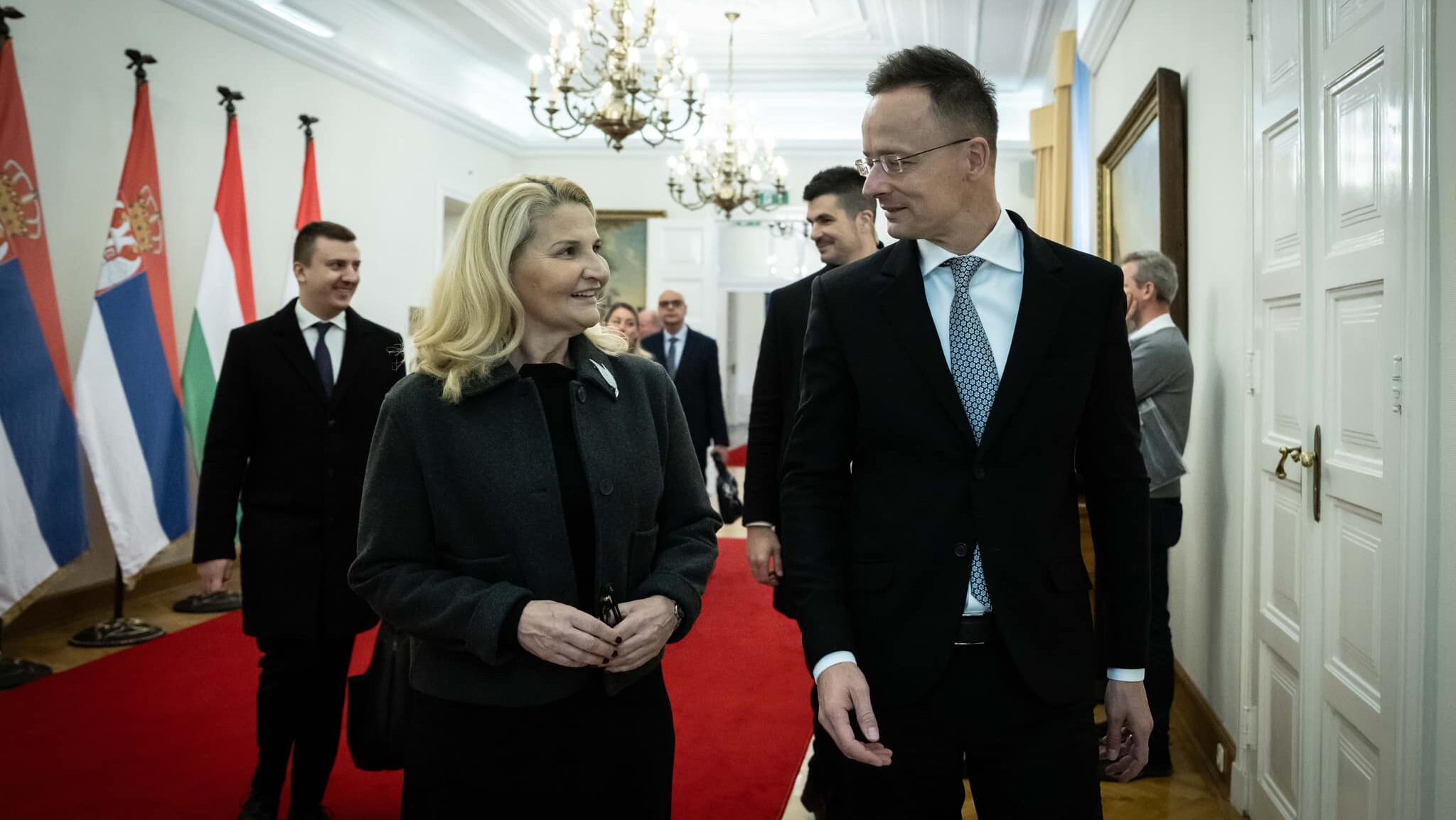 Magyar FM címkék a szerb tüntetések színforradalmi kísérletként